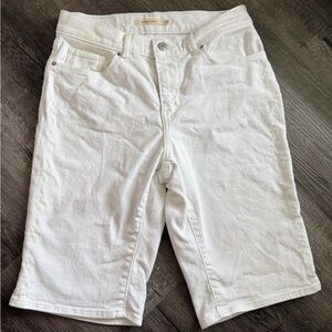 Levi's Classic White Bermuda Shorts